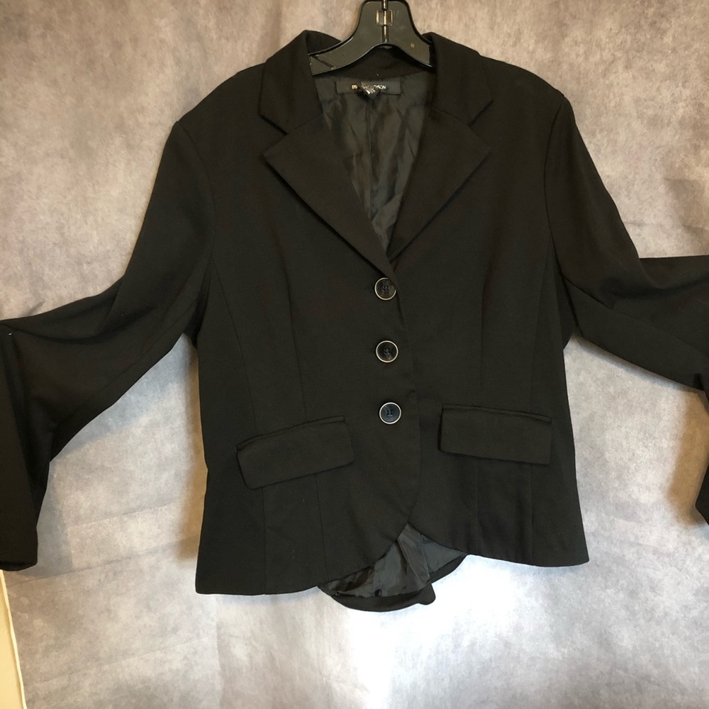 Classy button up black blazer.